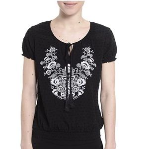 Romeo & Juliet Couture NWT Swiss Dot Floral Embroidered Peasant Top, Small